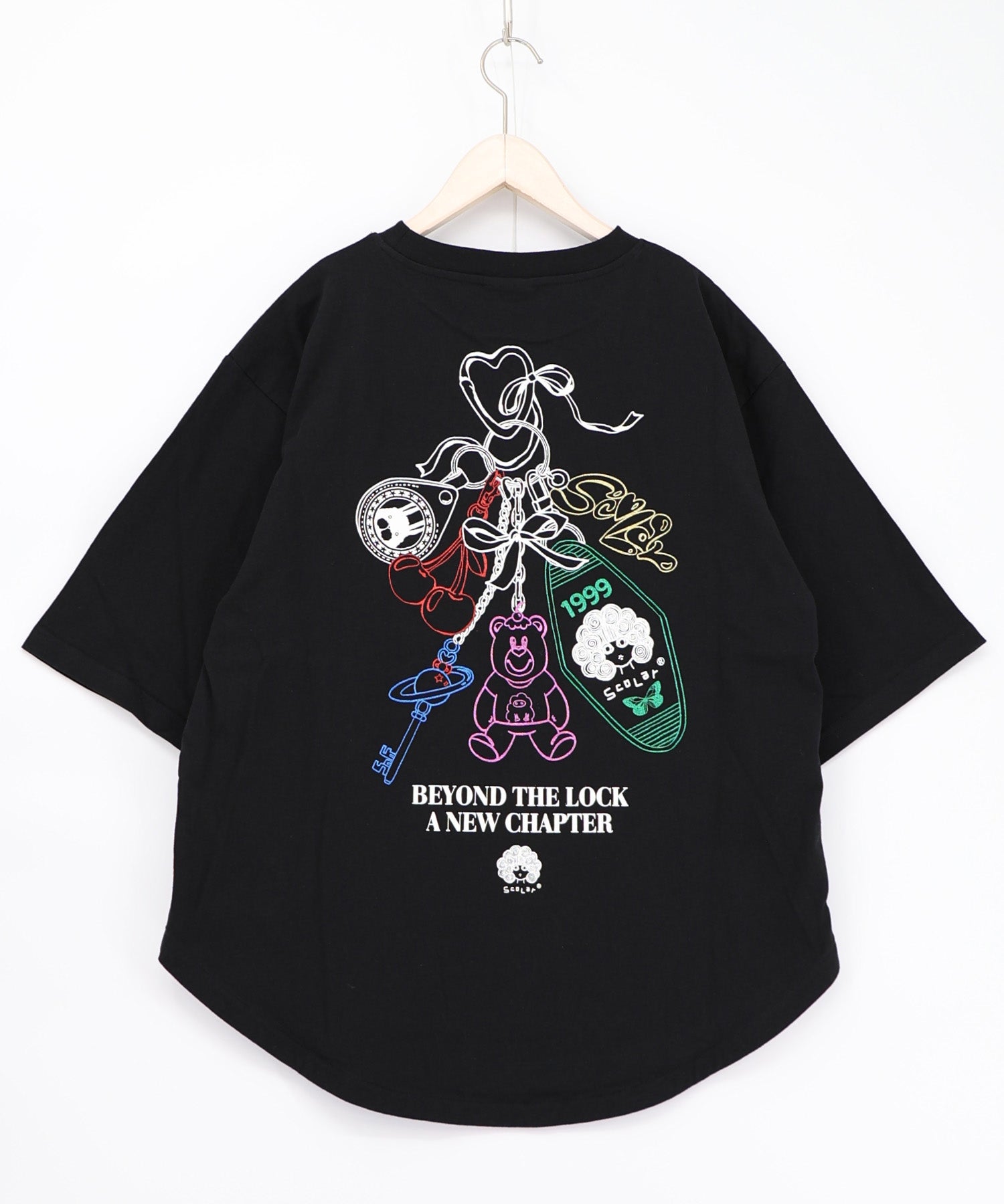 161645：じゃらじゃらスカラーキーホルダー柄Tシャツの通販-ScoLar