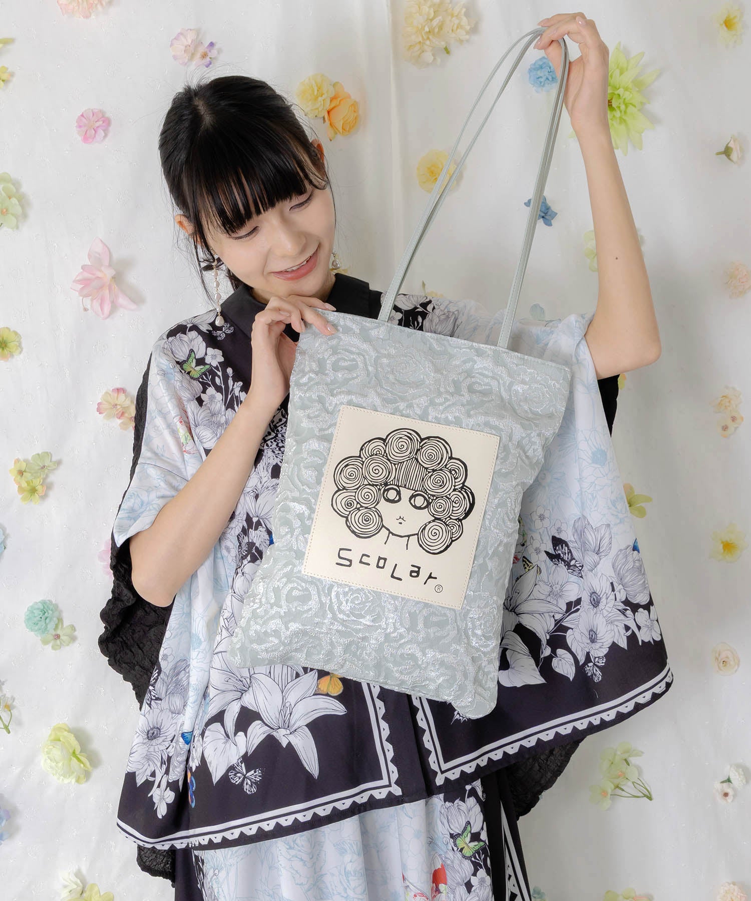 バッグ A4okok 662432：スカラーちゃん付きフラワー柄トートバッグの通販-ScoLar