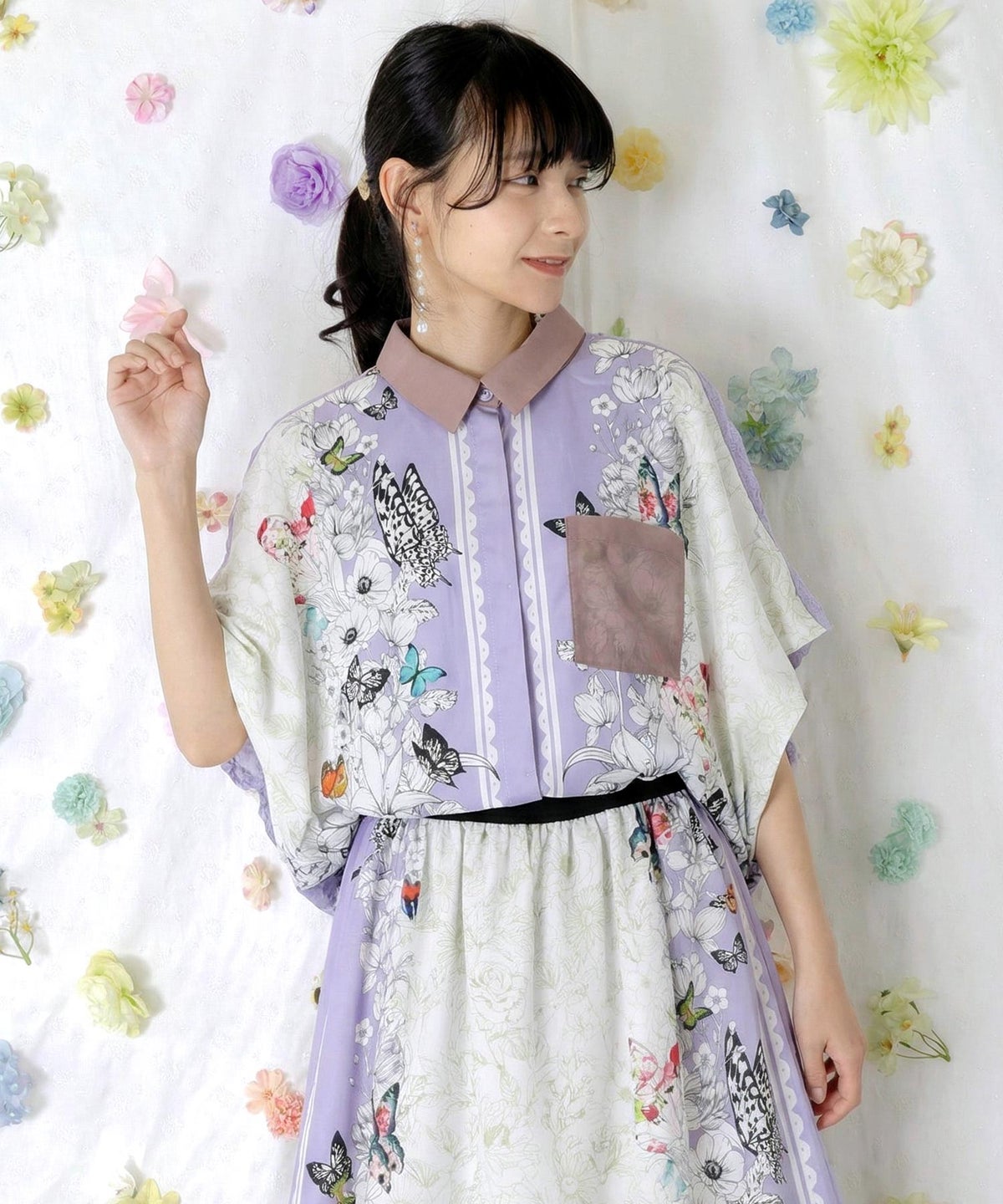 お花いっぱい アンティーク調シャツ-2