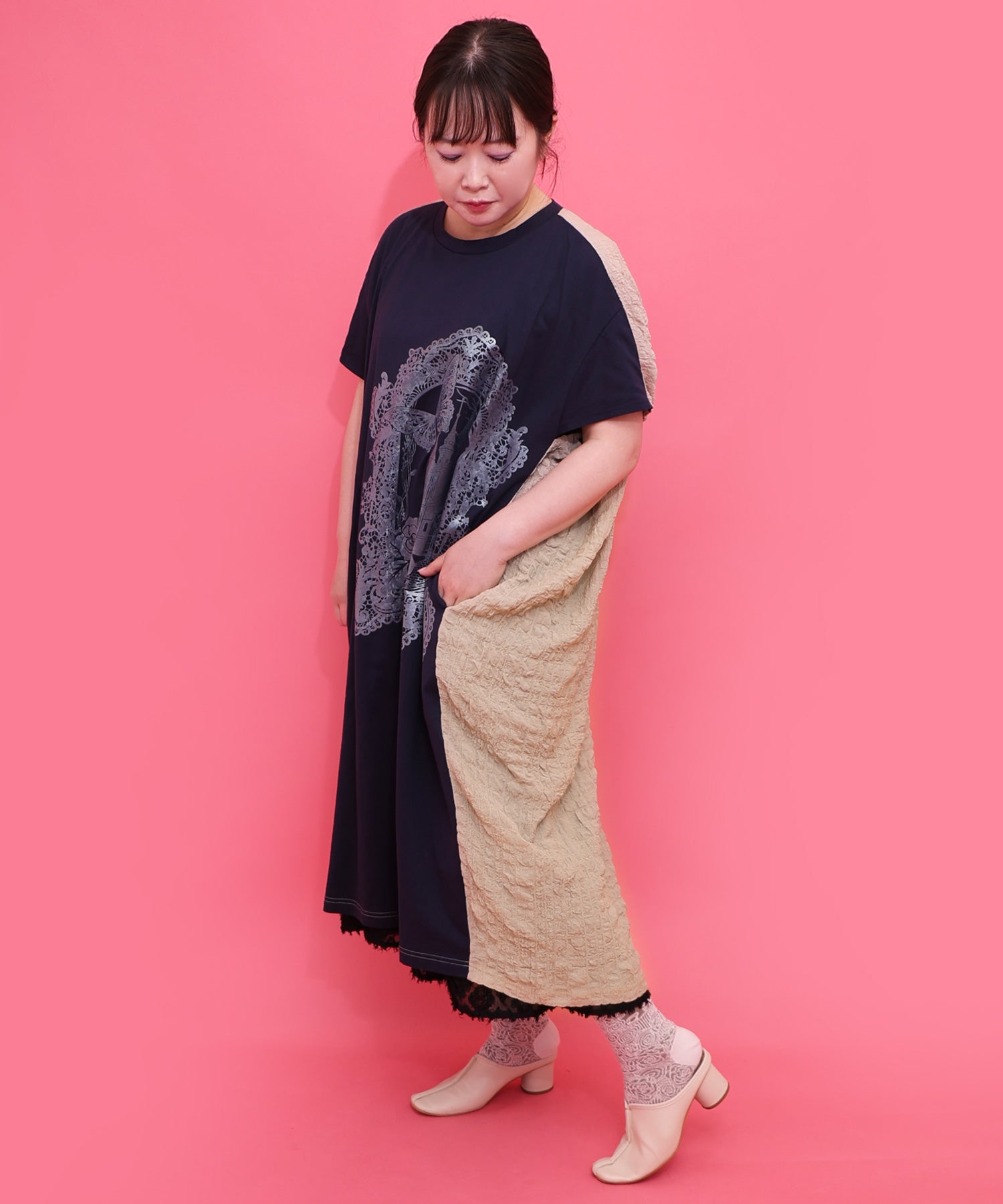 562205：お城のレース風箔プリント異素材切替ワンピースの通販-ScoLar