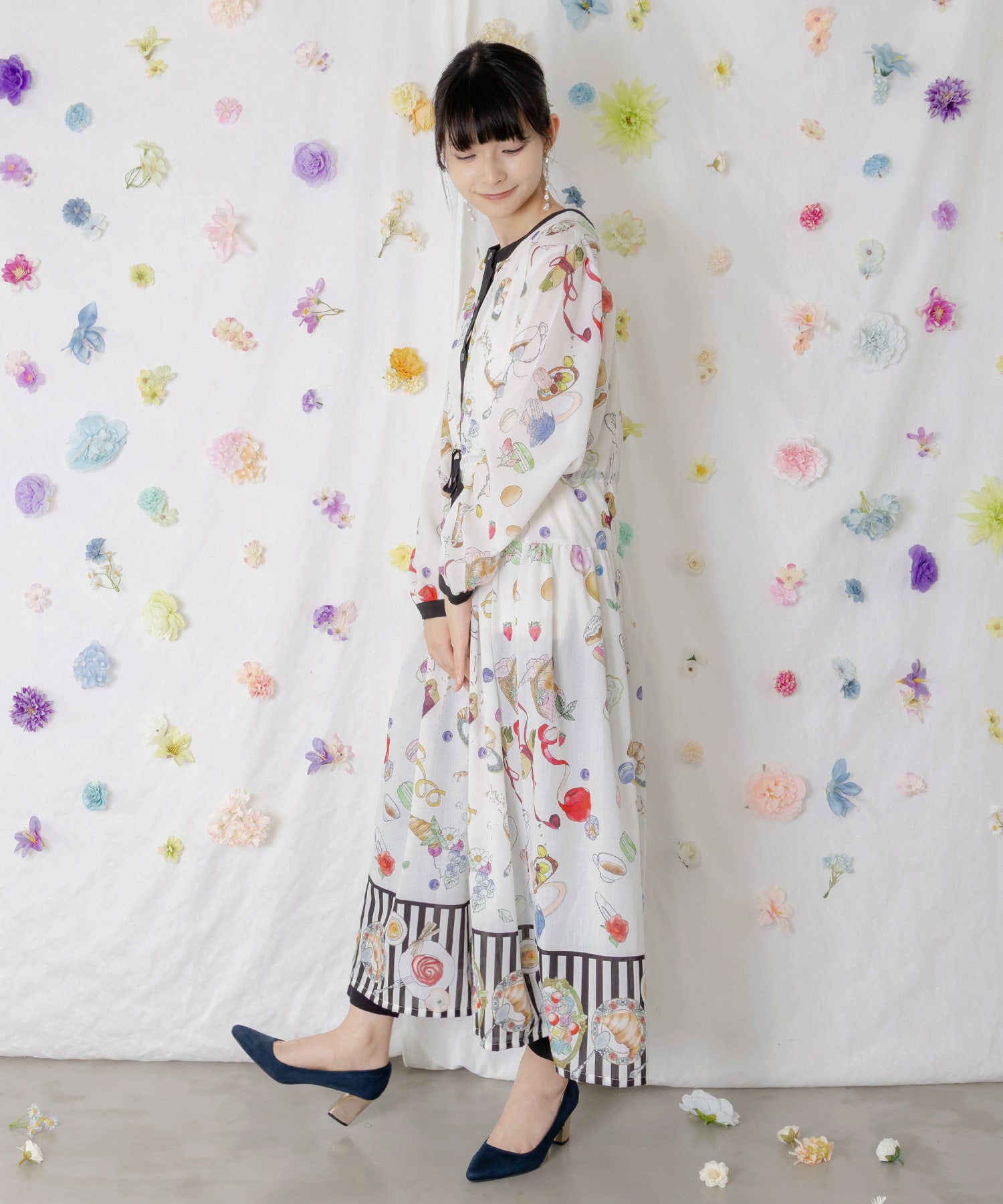 562201：パリの朝食柄シャツワンピースの通販-ScoLar