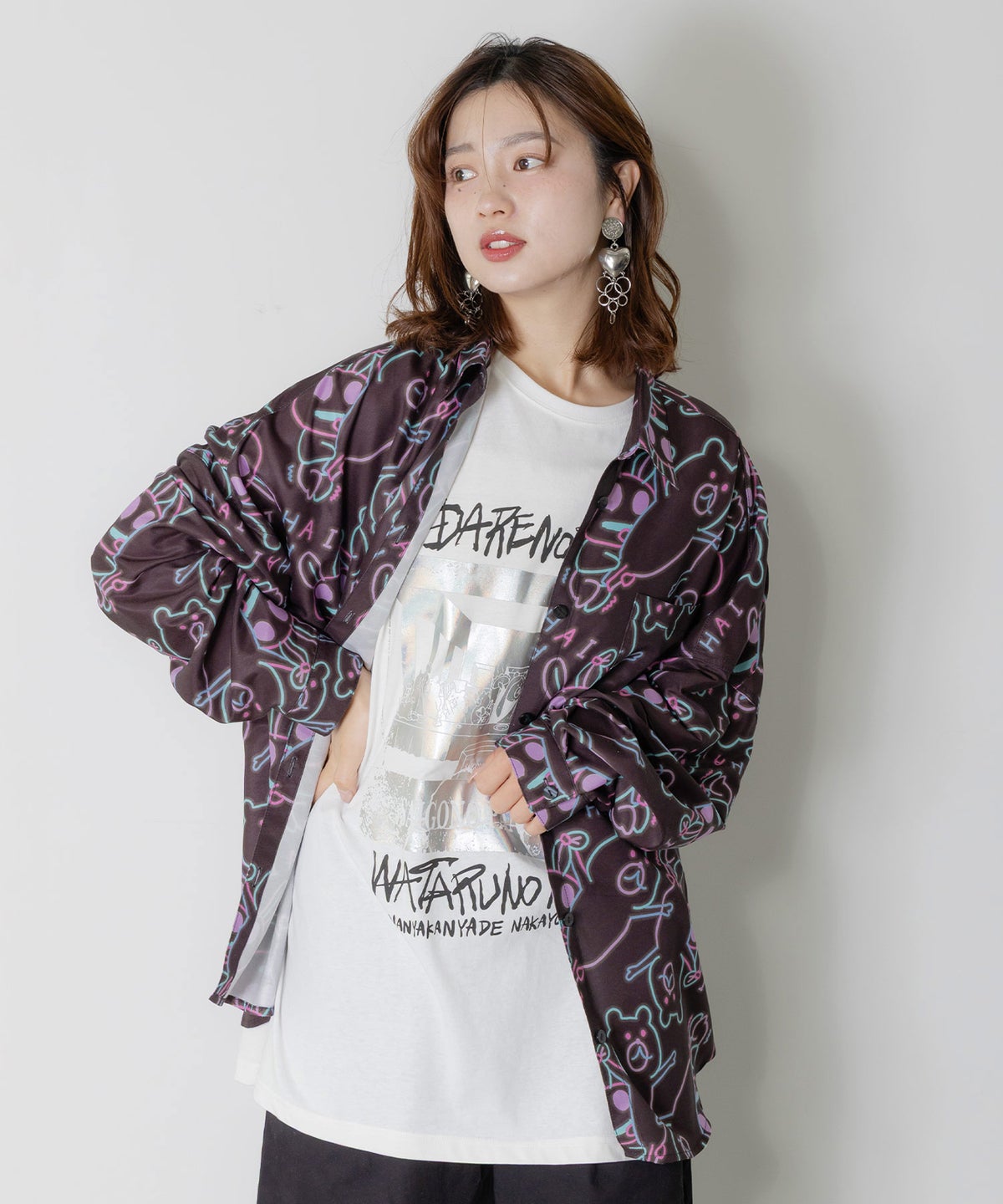 組体操クマとうさぎネオンサイン風シャツ-1