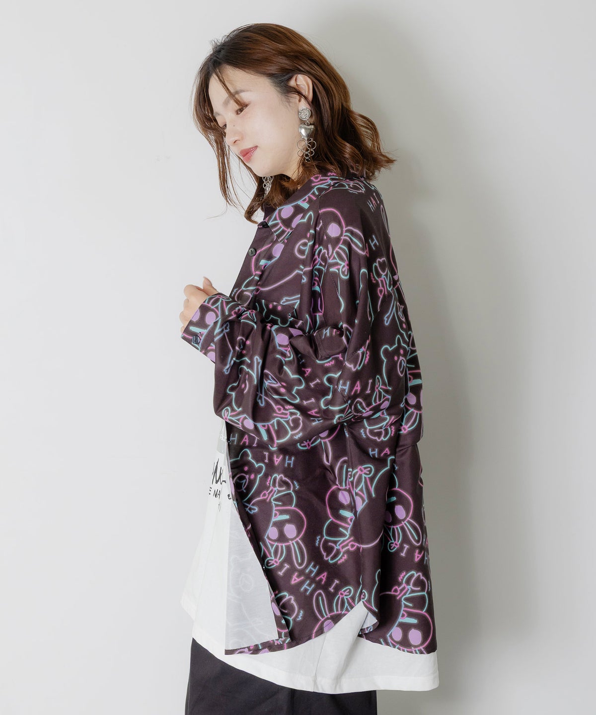 組体操クマとうさぎネオンサイン風シャツ-4