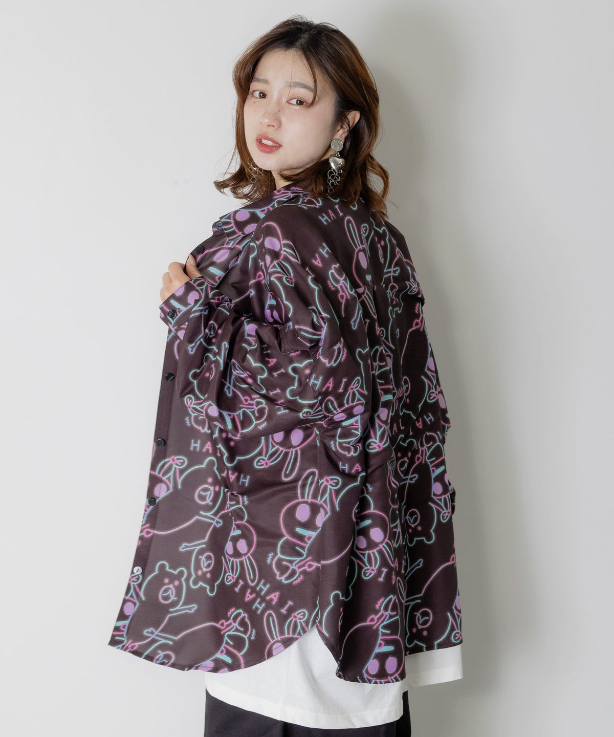 組体操クマとうさぎネオンサイン風シャツ-6