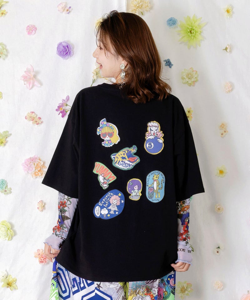 ポップレトロ調 ワッペン風バック刺繍Tシャツ-1