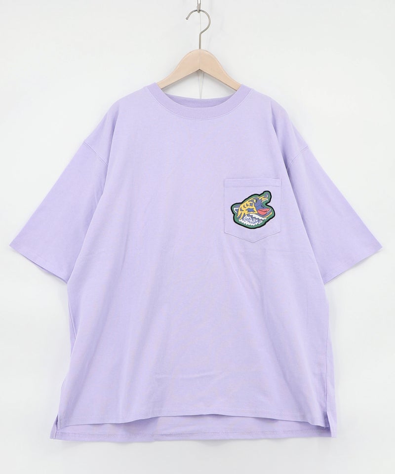 ポップレトロ調 ワッペン風バック刺繍Tシャツ-13