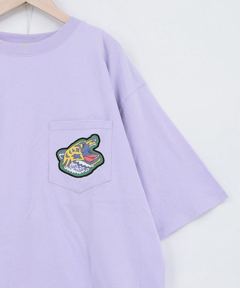 ポップレトロ調 ワッペン風バック刺繍Tシャツ-17