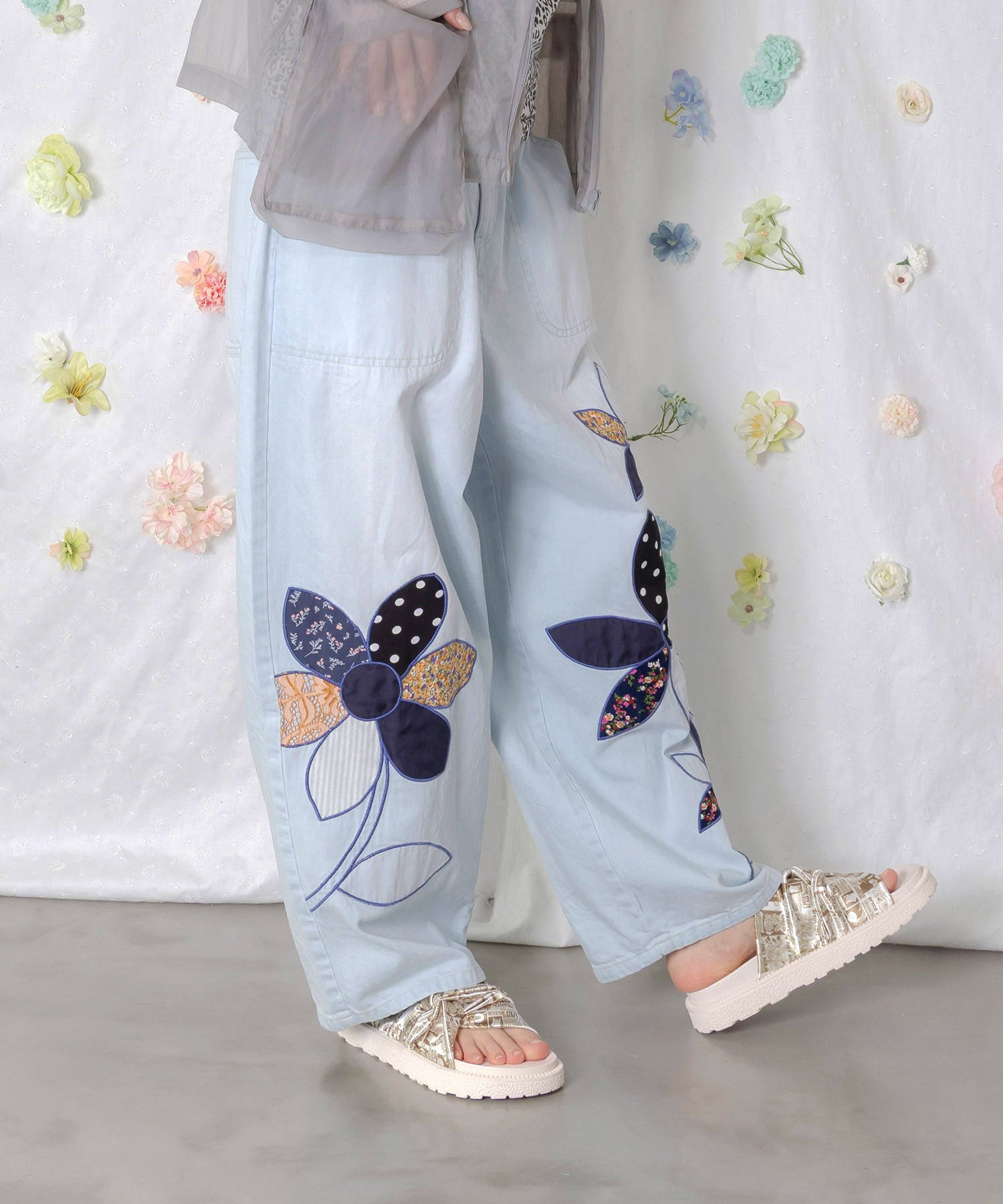 162605：パッチワークお花アップリケデニムパンツの通販-ScoLar