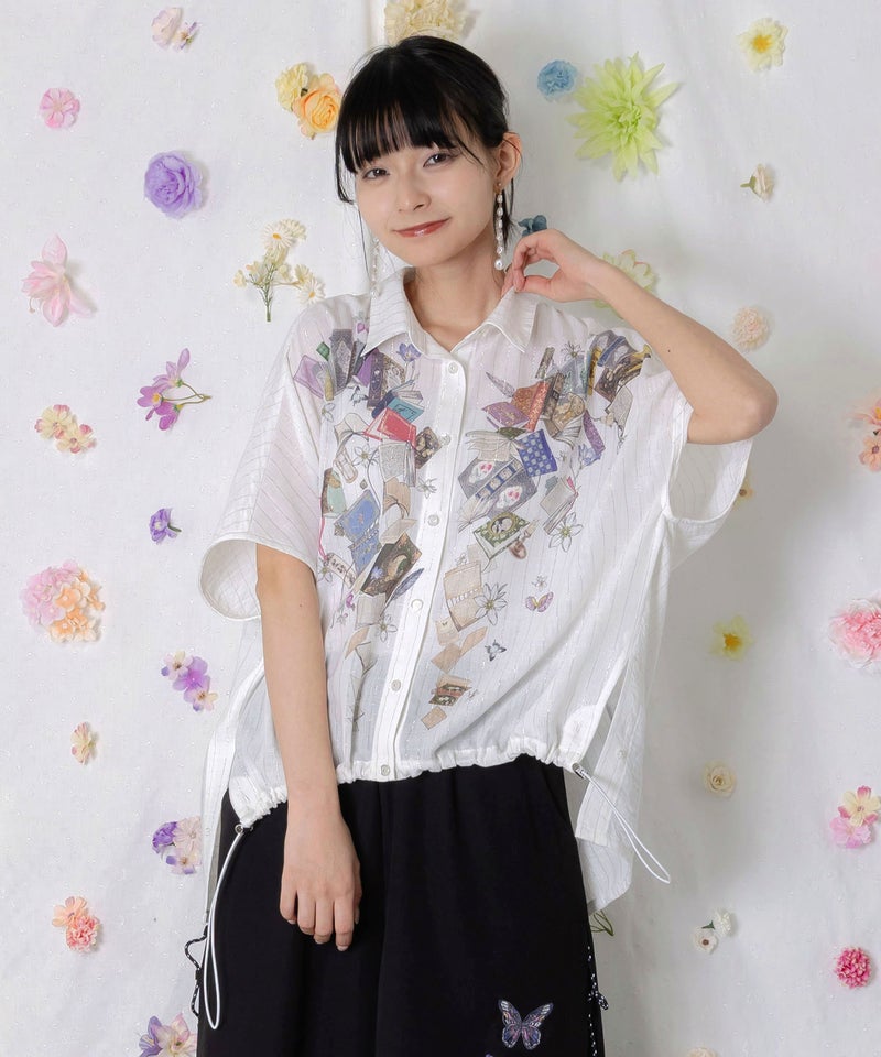 おばあちゃんの思い出本棚柄 ラメストライプシャツ-1