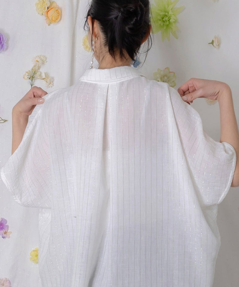 おばあちゃんの思い出本棚柄 ラメストライプシャツ-8