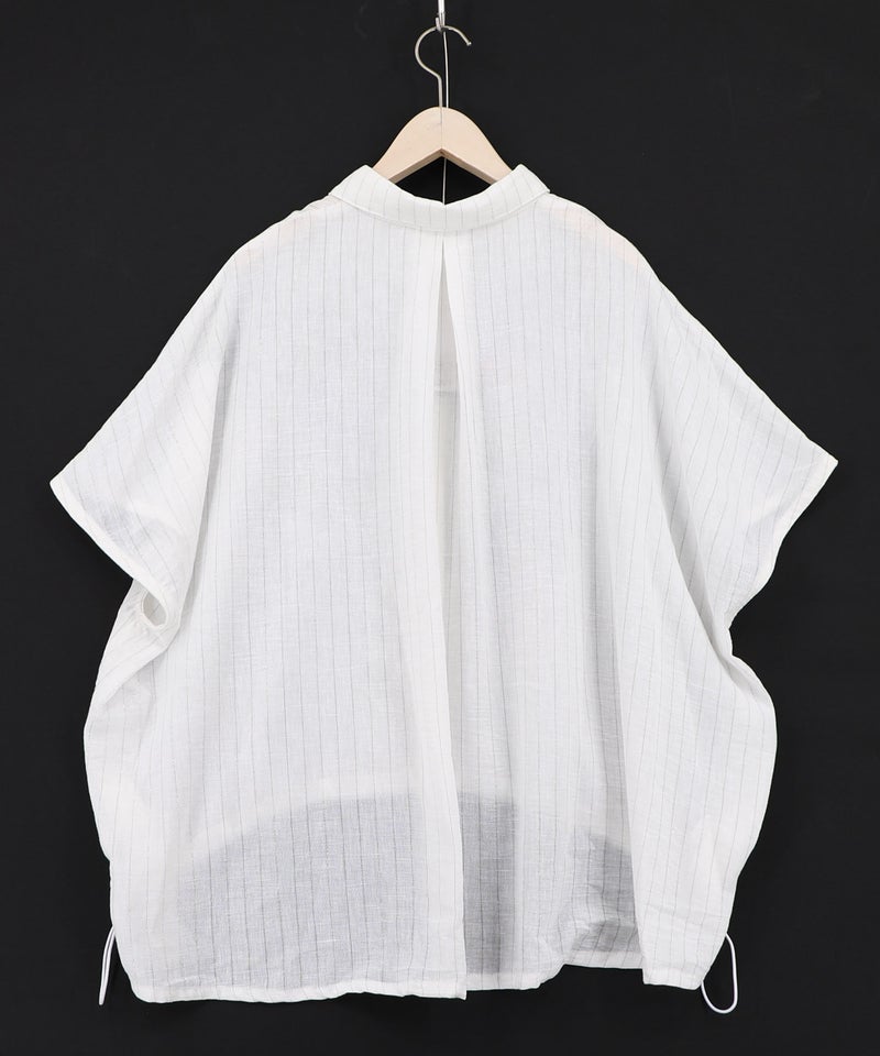 おばあちゃんの思い出本棚柄 ラメストライプシャツ-10