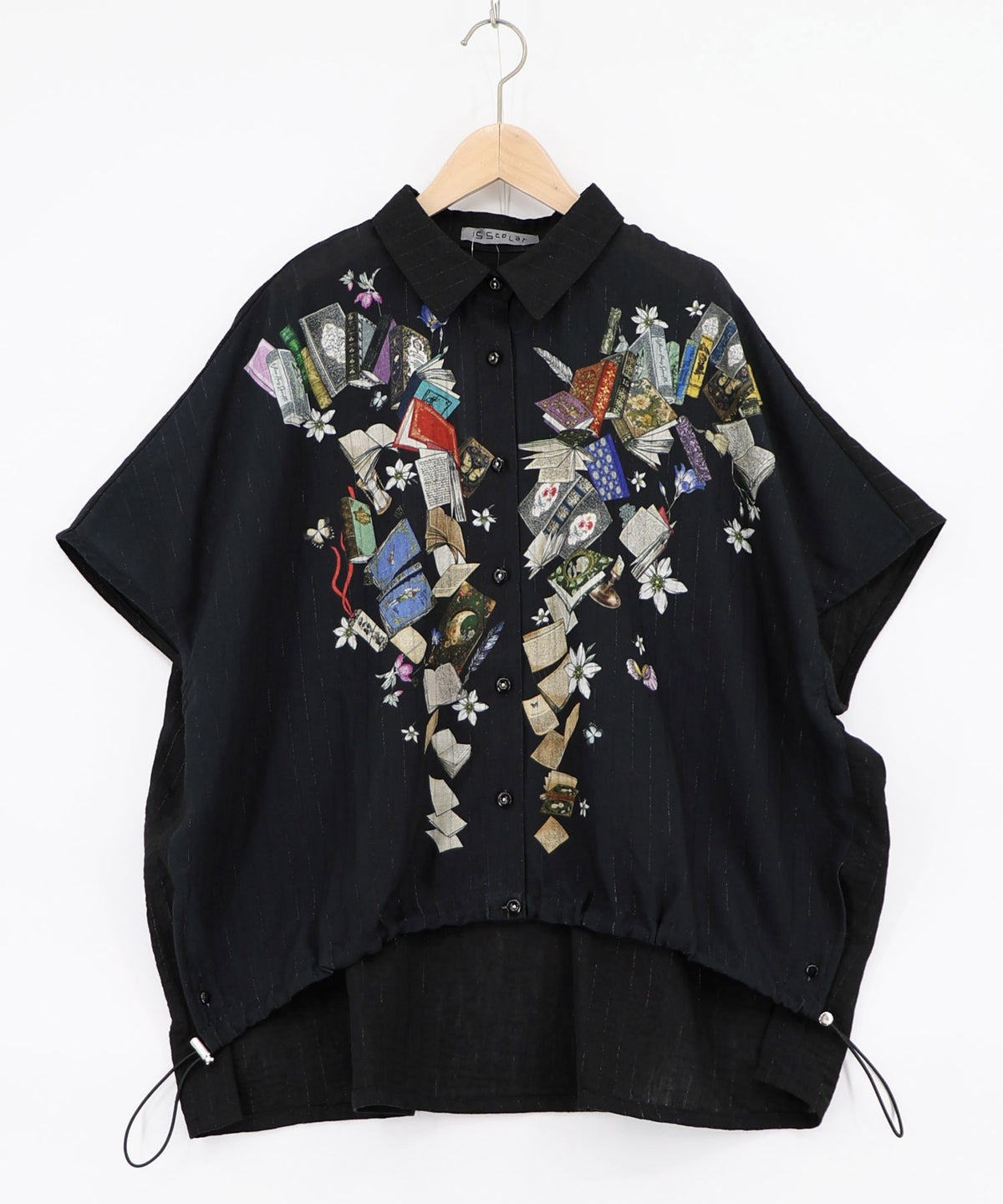 おばあちゃんの思い出本棚柄 ラメストライプシャツ-12