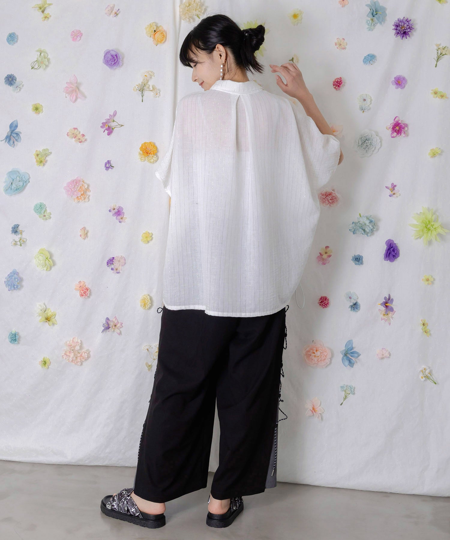 朧ページ 562203：パラコード×蝶刺繍 配色デニムワイドパンツの通販-ScoLar