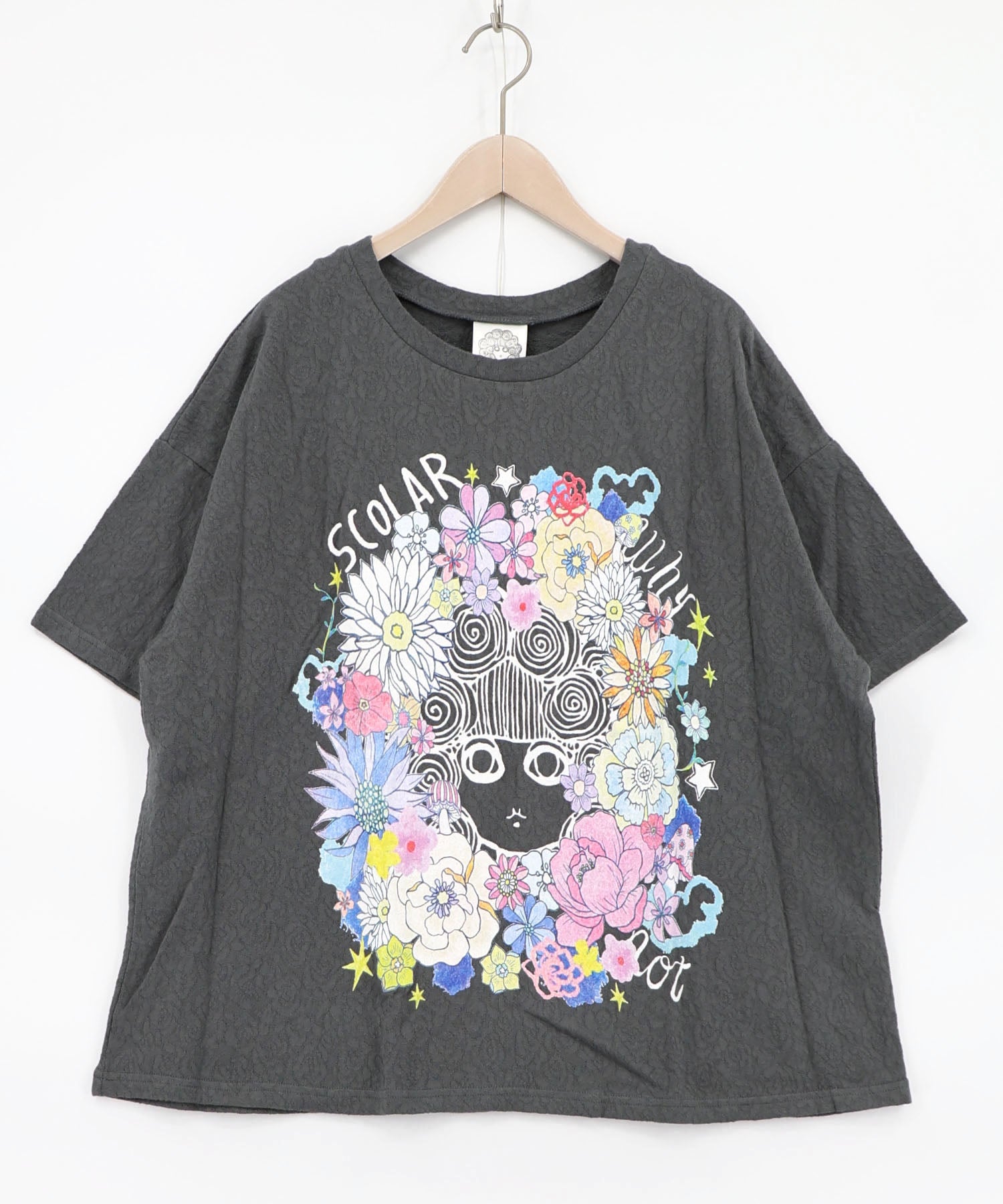 Scolar 花に埋もれたスカラーちゃん ローズジャガードTシャツ 162637：花に埋もれたスカラーちゃん ローズジャガードTシャツの通販