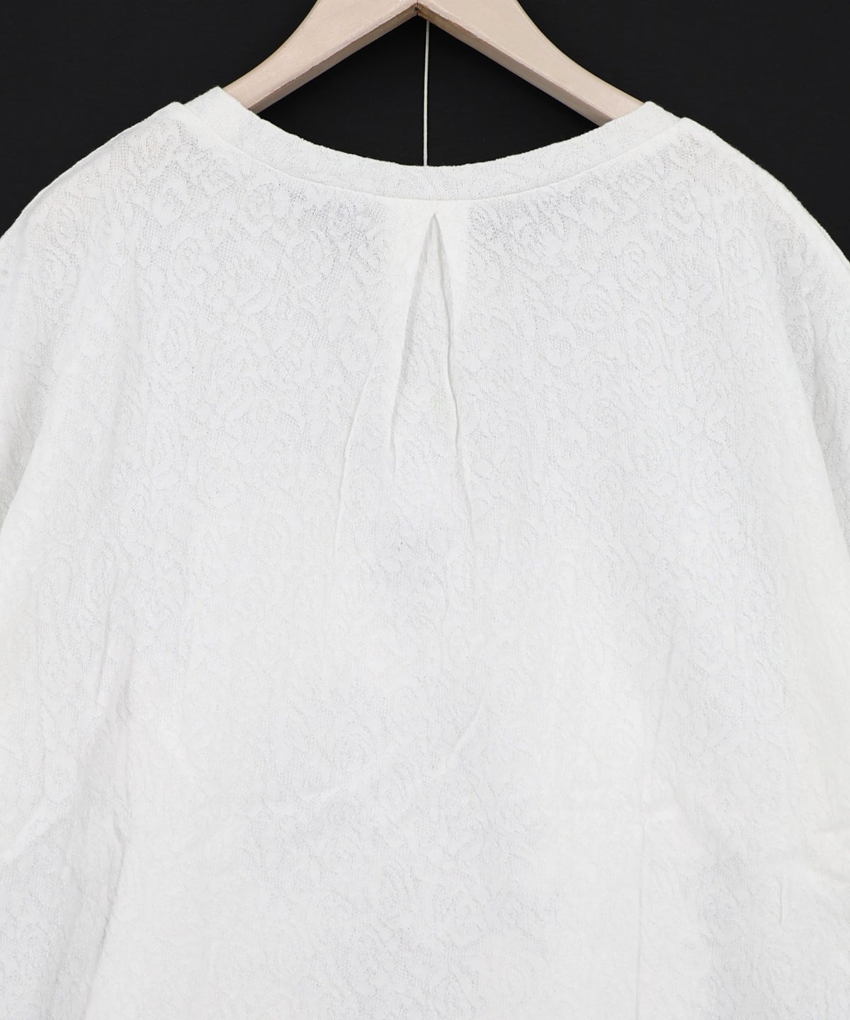 花に埋もれたスカラーちゃん ローズジャガードTシャツ-15