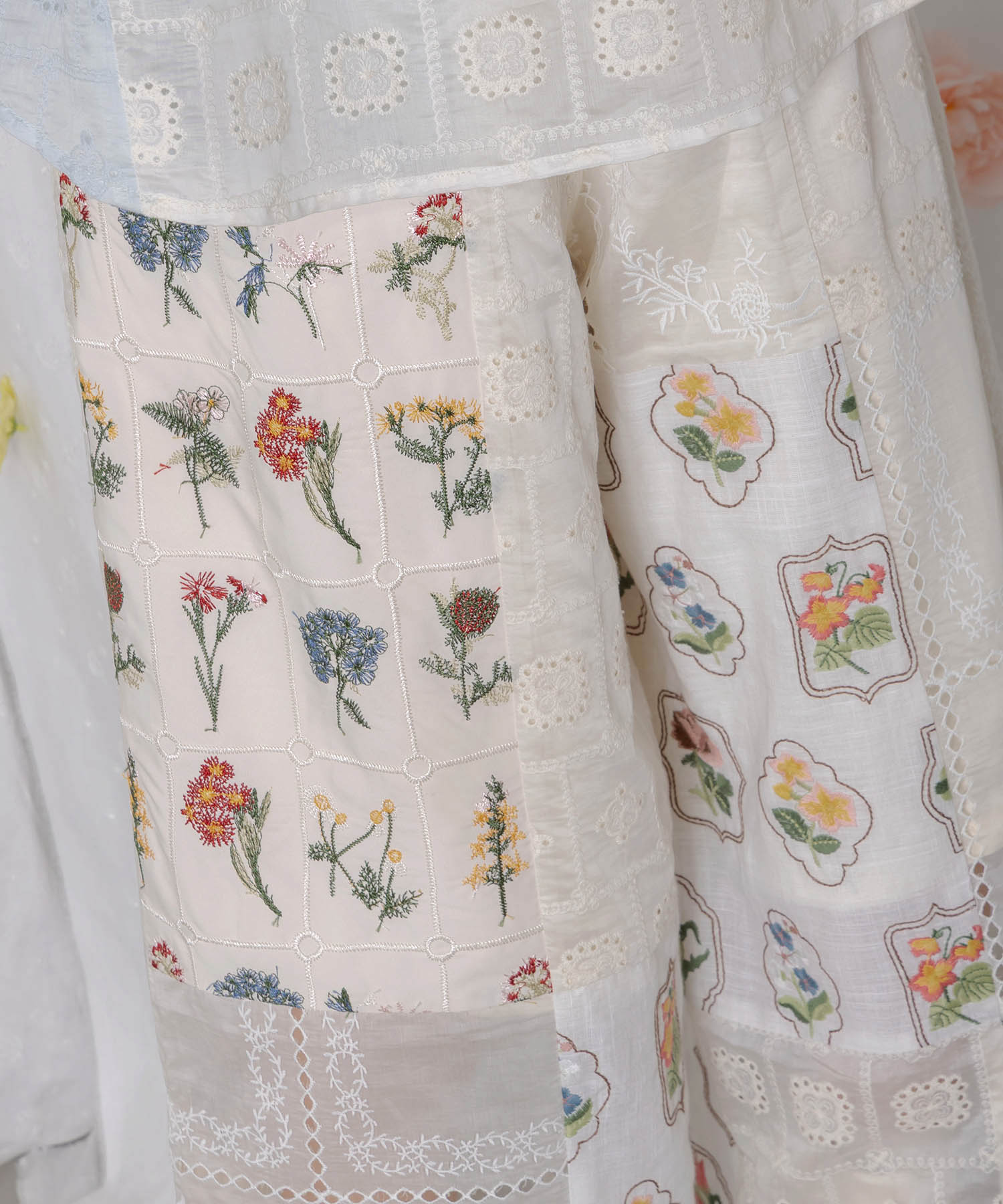 162602：花刺繍×コットンレース×シアー 異素材パンツの通販-ScoLar