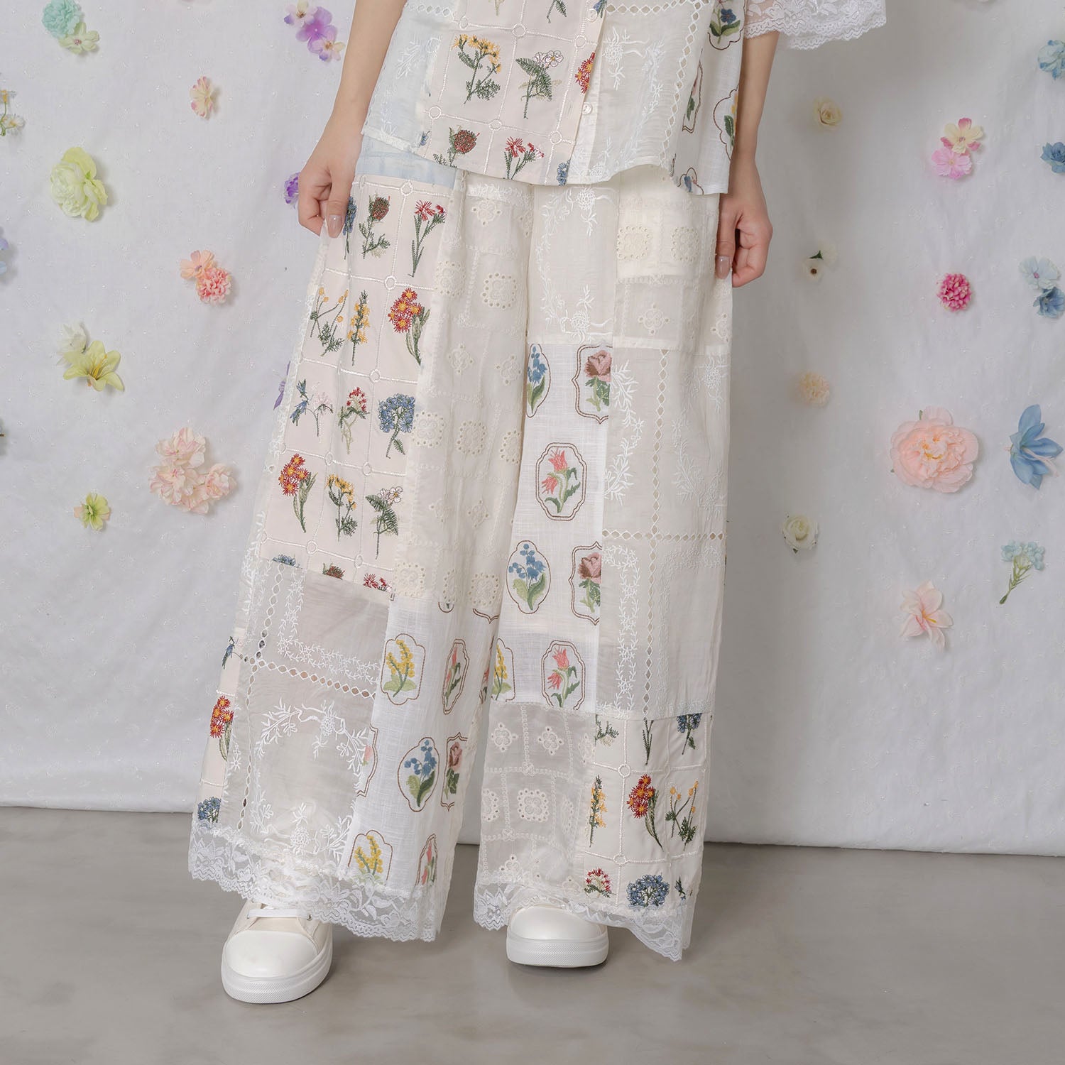 162602：花刺繍×コットンレース×シアー 異素材パンツの通販-ScoLar
