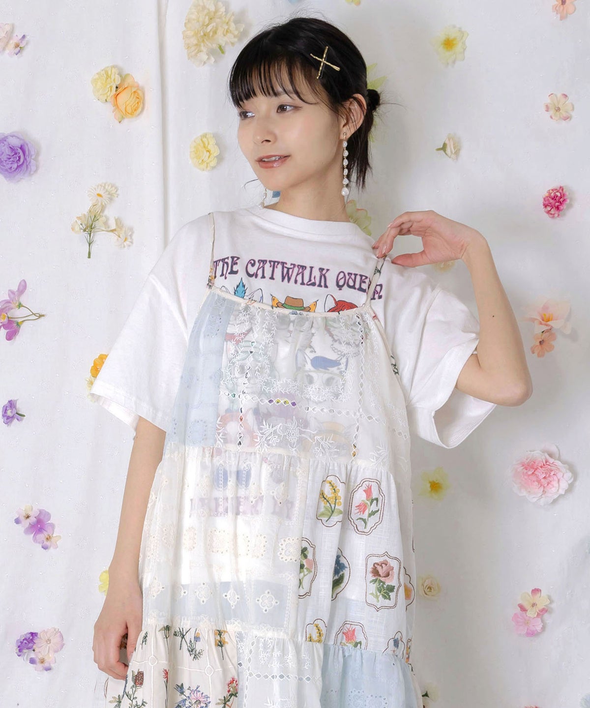 キャットウォーククイーン柄Tシャツ-3