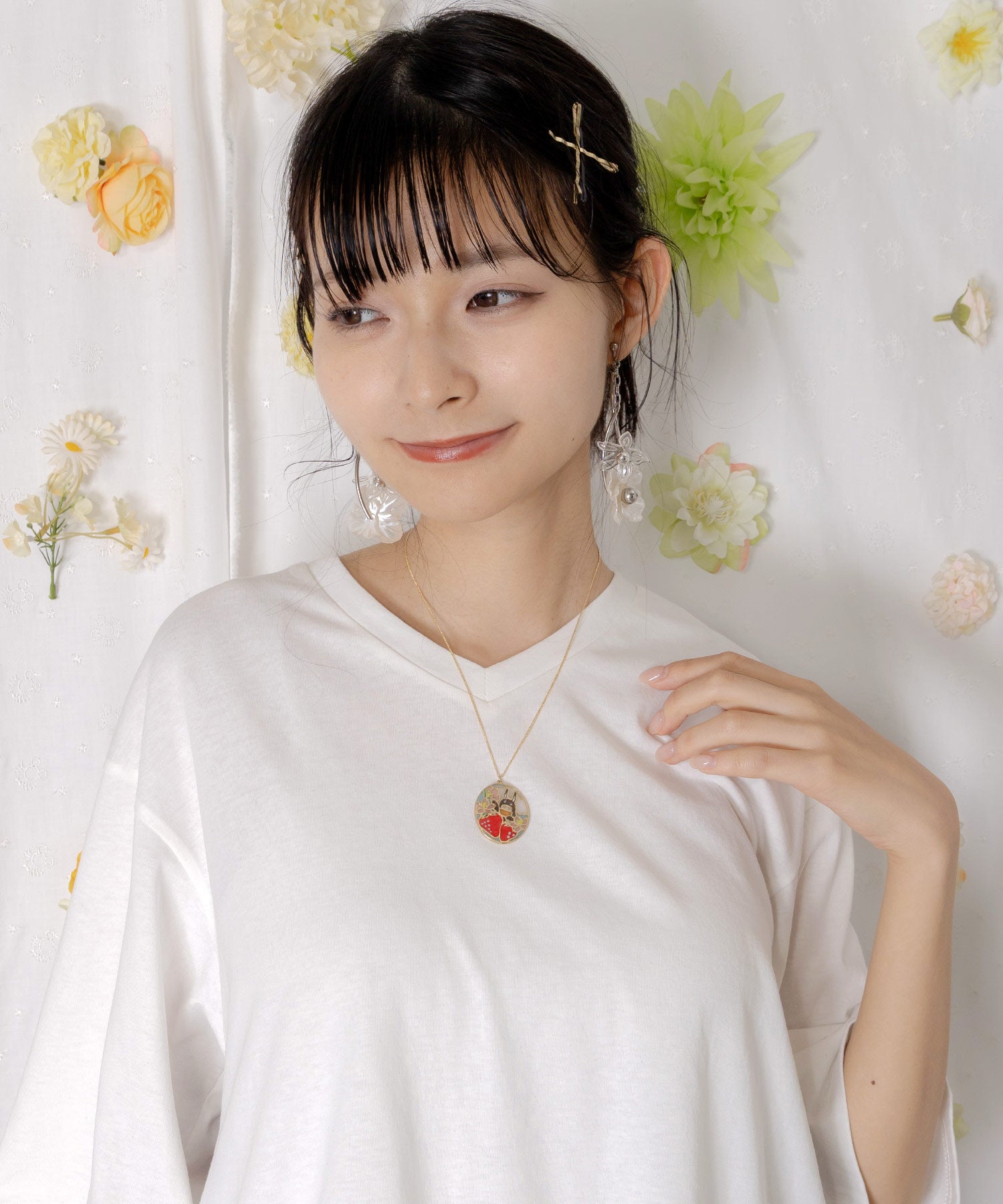 しょこら様 662331：いちごラビル ステンドグラス風ネックレスの通販-ScoLar