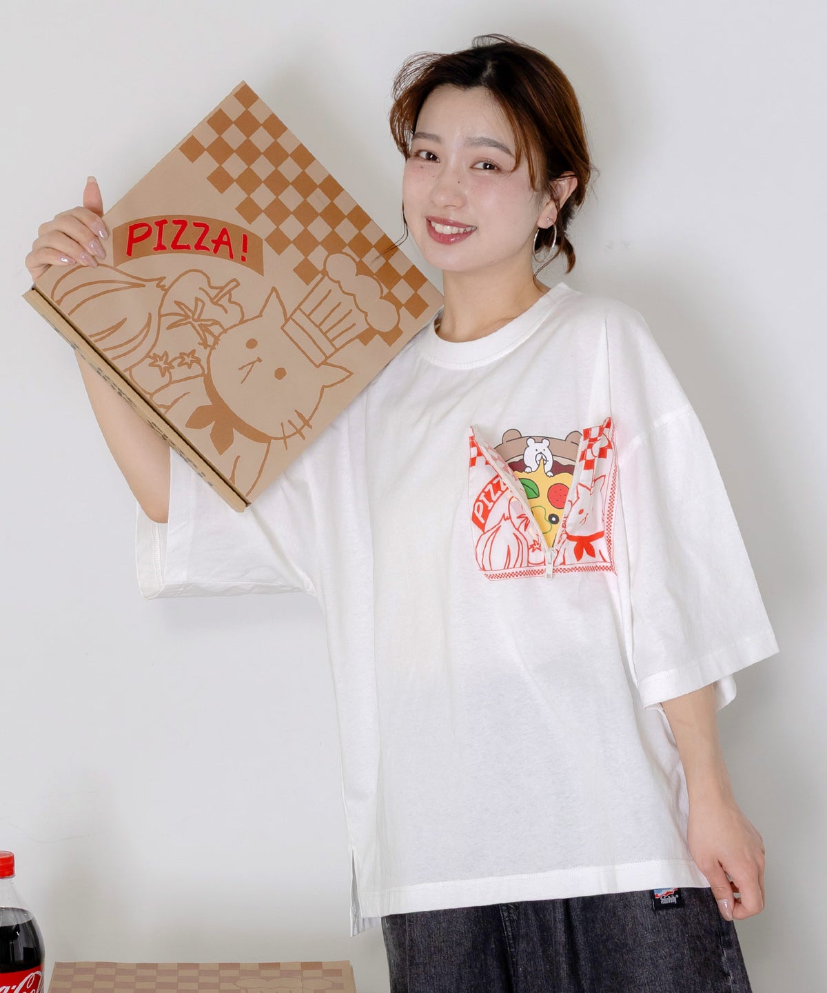 ポケットギミック付き ピザ屋ネコ＆クマ柄Tシャツ-4