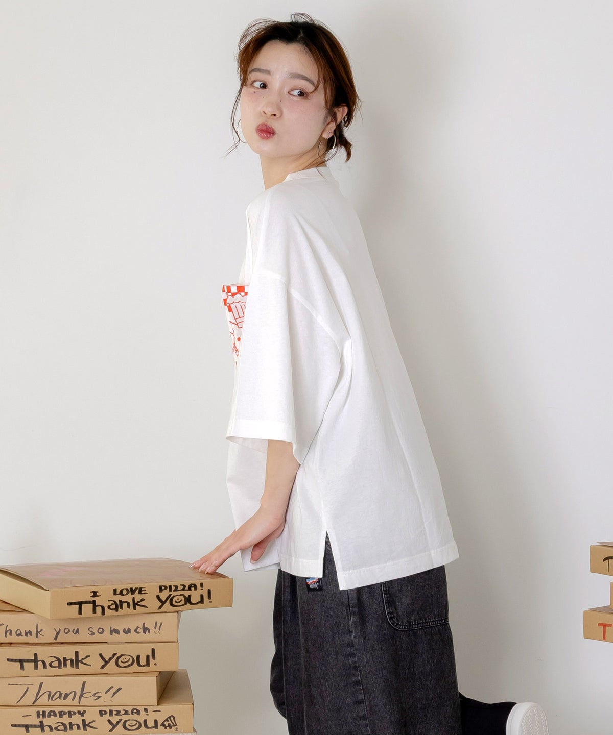 ポケットギミック付き ピザ屋ネコ＆クマ柄Tシャツ-5