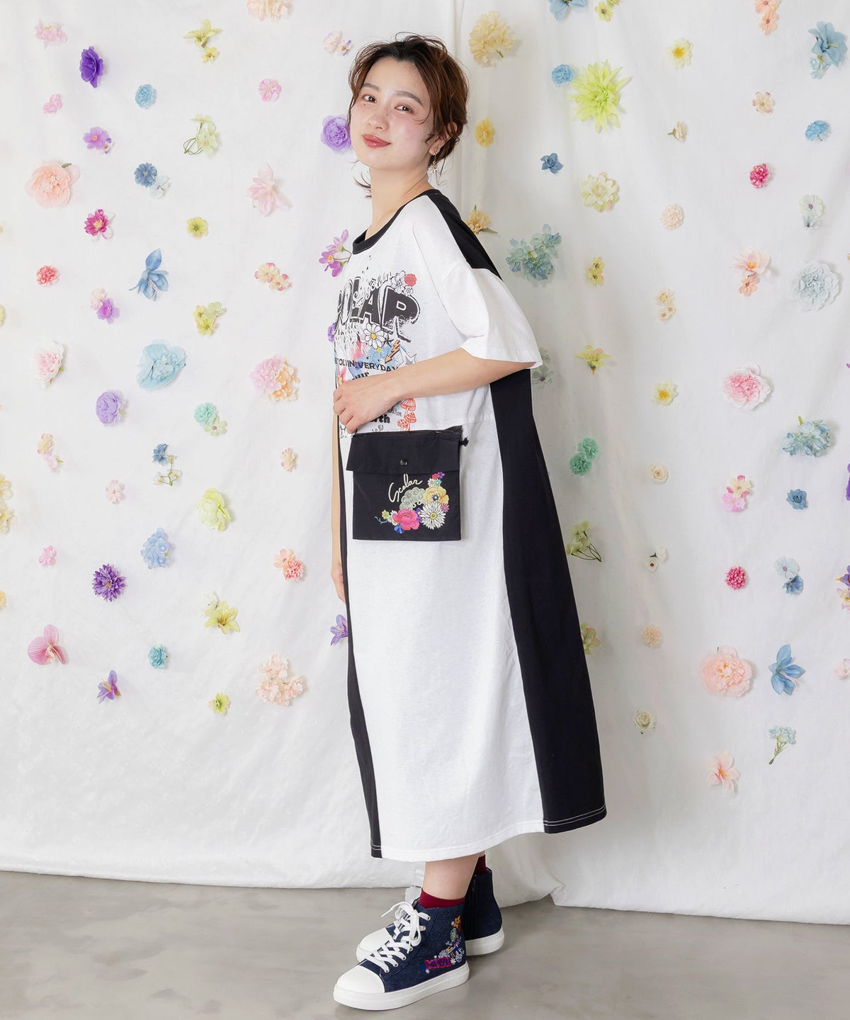 取り外し可能サコッシュ付き ポップ柄配色ワンピース-4