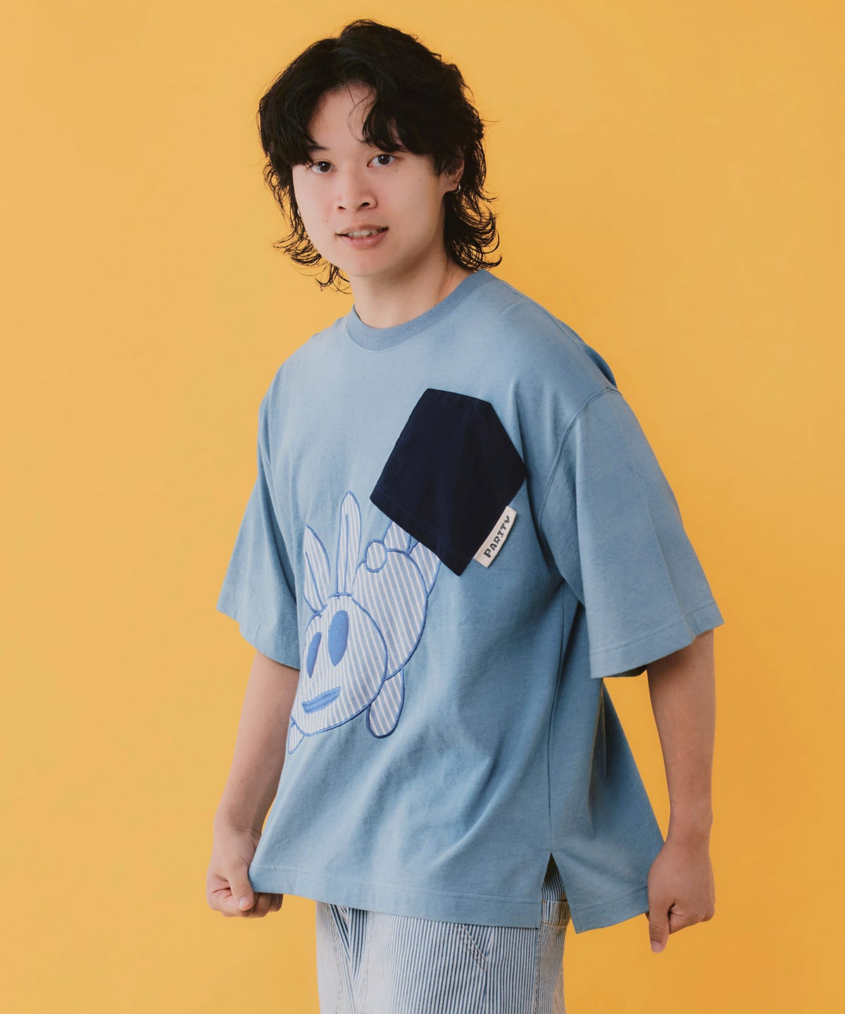 ポケットからこぼれウサギ アップリケTシャツ-10