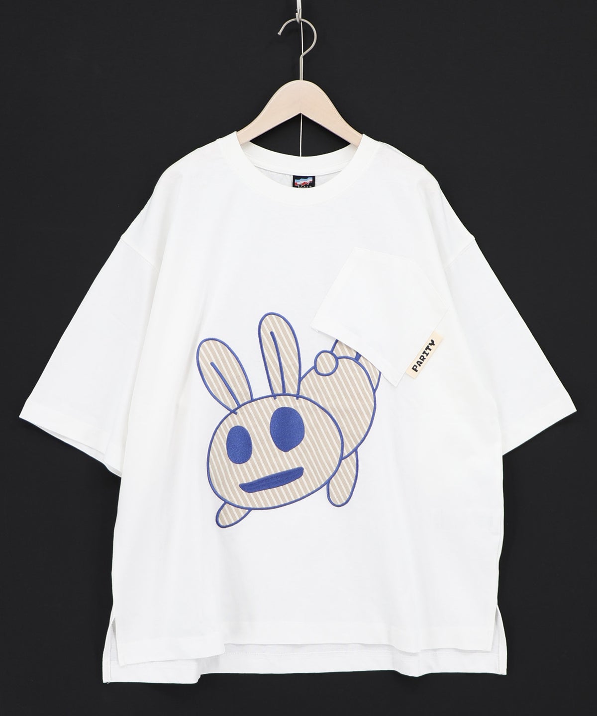 ポケットからこぼれウサギ アップリケTシャツ-12