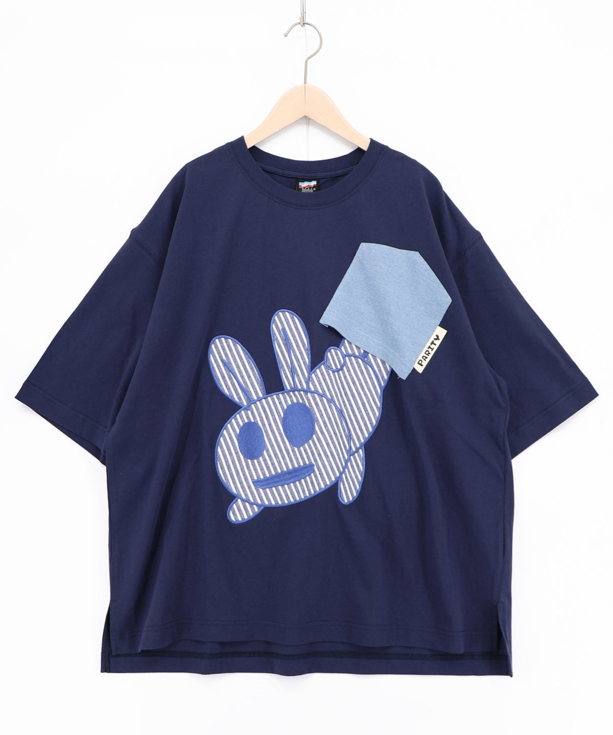 ポケットからこぼれウサギ アップリケTシャツ-16