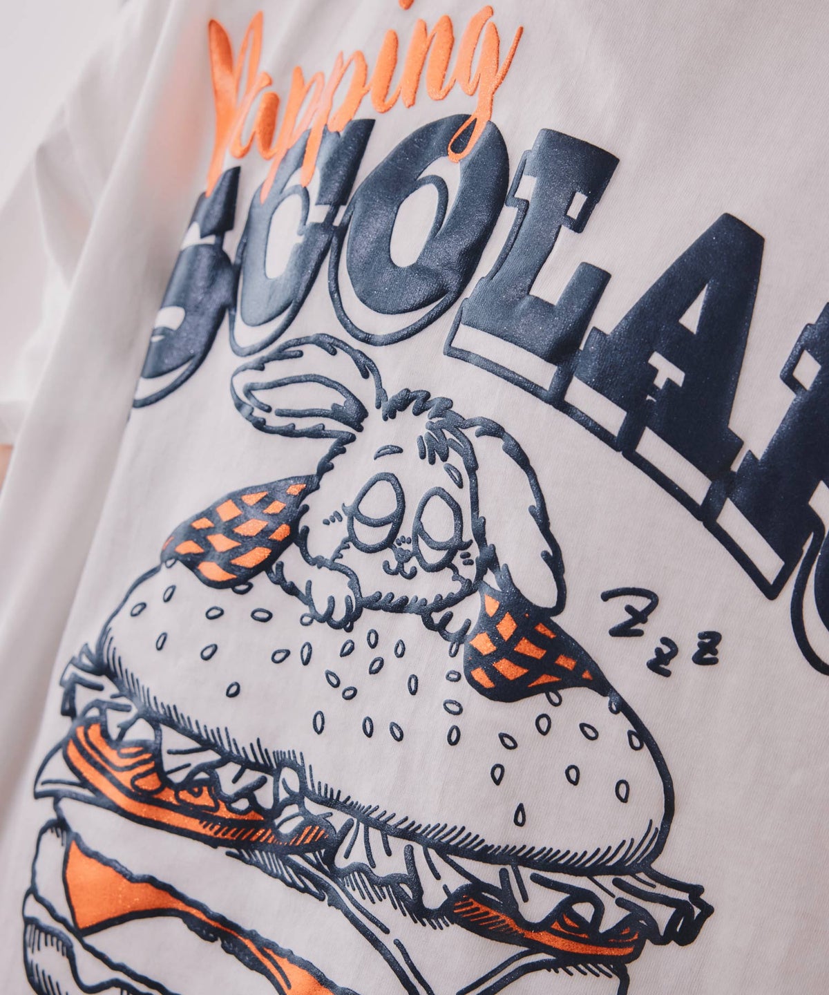 お昼寝ウサギinスカラーバーガー柄Tシャツ-9
