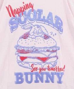 お昼寝ウサギinスカラーバーガー柄Tシャツ-15