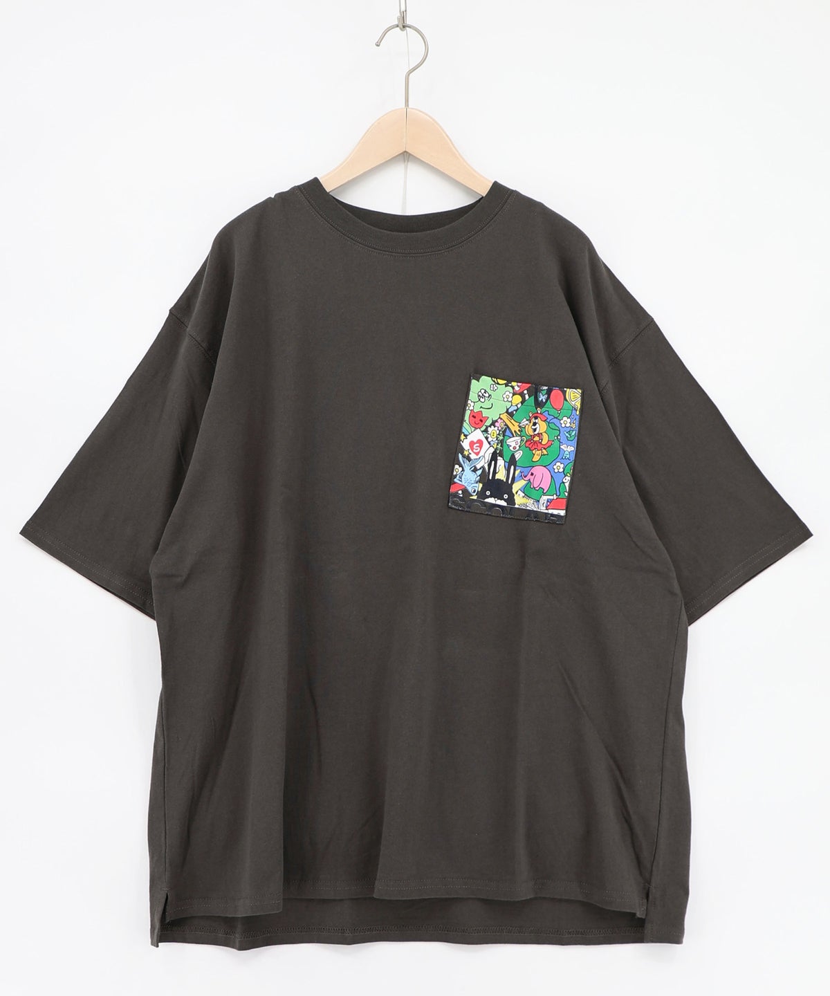 カートゥーン風 スカラーワールド柄Tシャツ-11