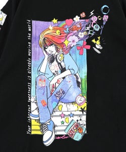 カラフルストリートガール柄Tシャツ-14