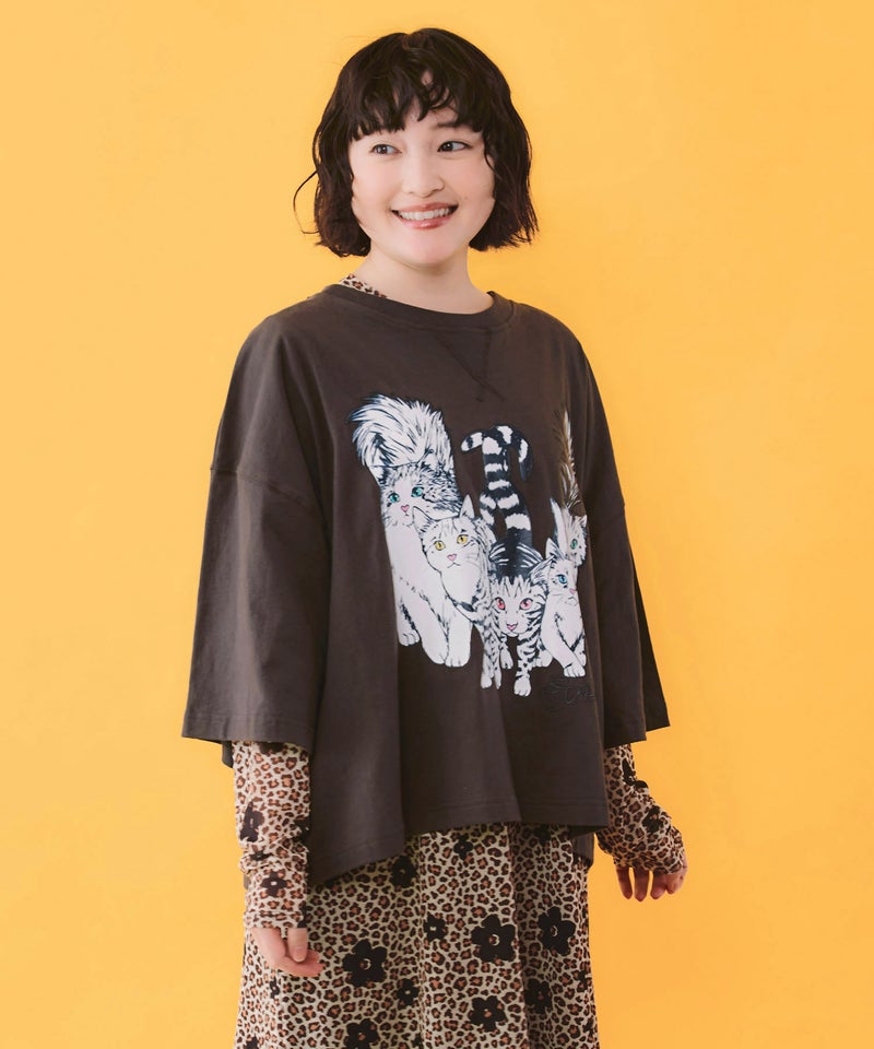 にらめっこネコちゃん ワイドTシャツ-4