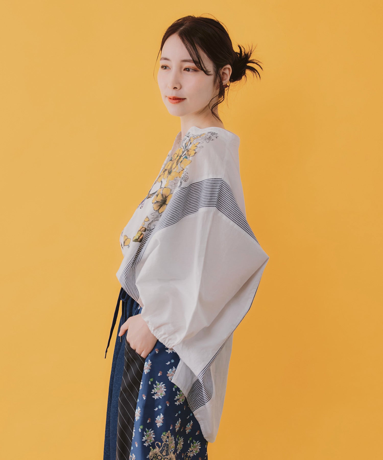 562230：お花柄 ストライプ入り素材切替シャツの通販-ScoLar