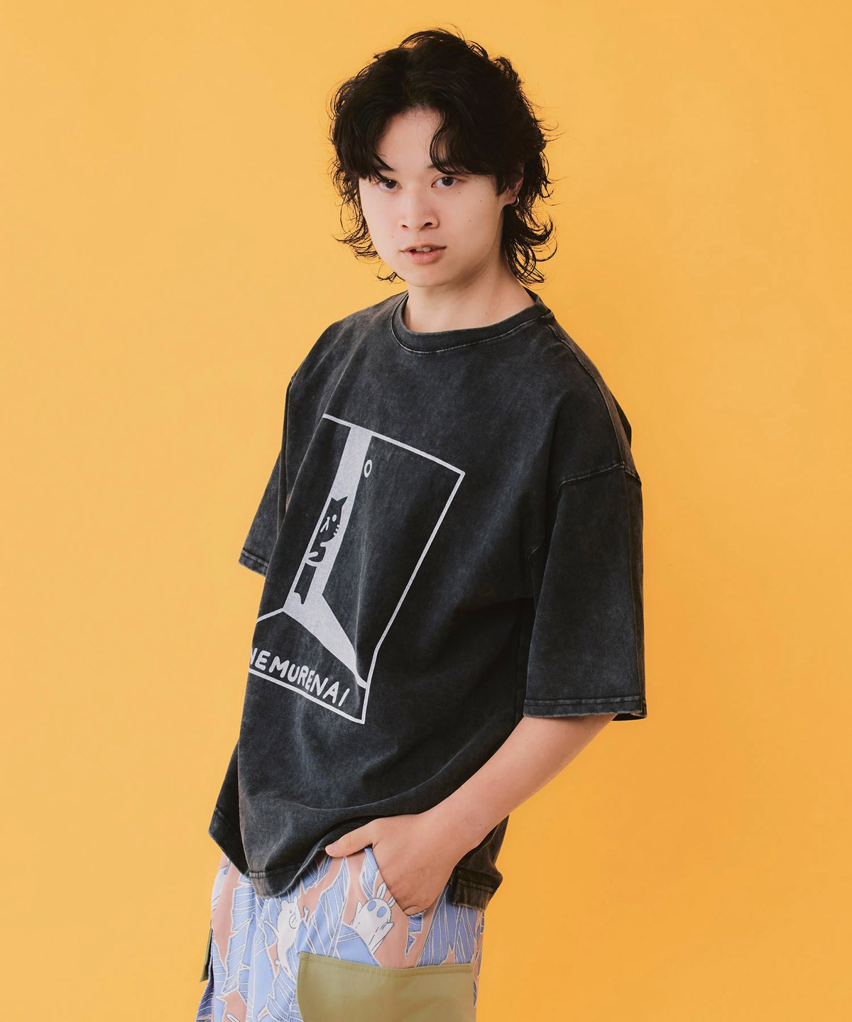 真夜中の訪問者柄Tシャツ-3