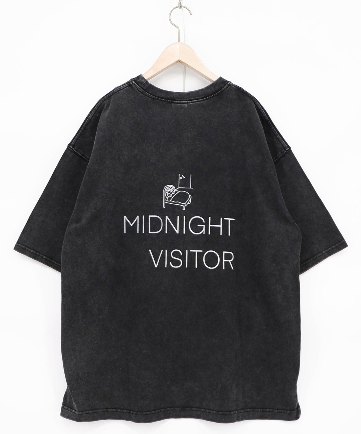 真夜中の訪問者柄Tシャツ-11