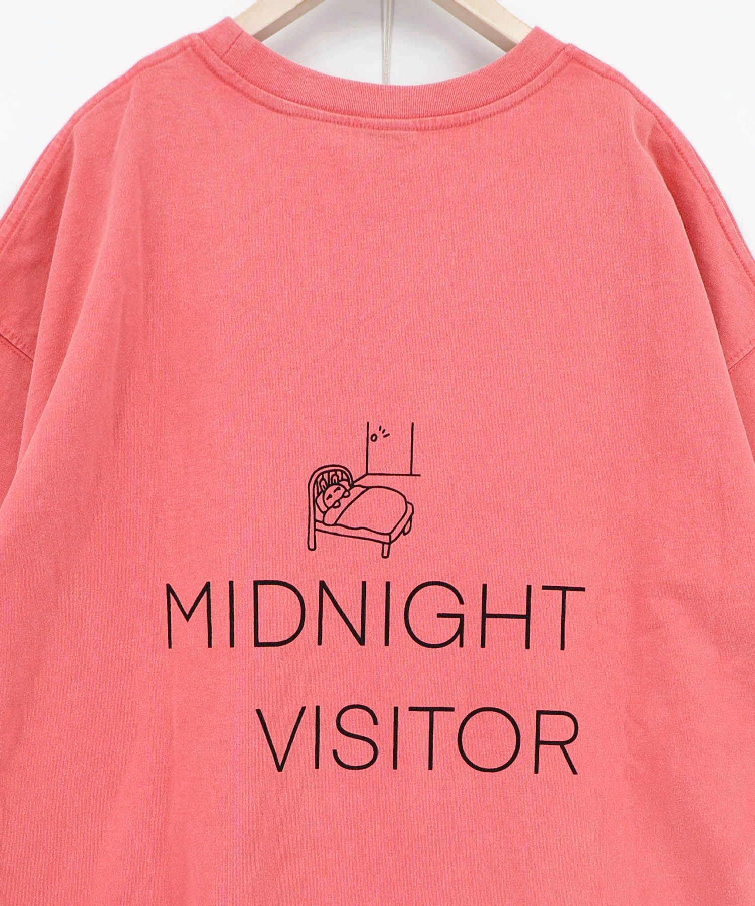 362111：真夜中の訪問者柄Tシャツの通販-ScoLar
