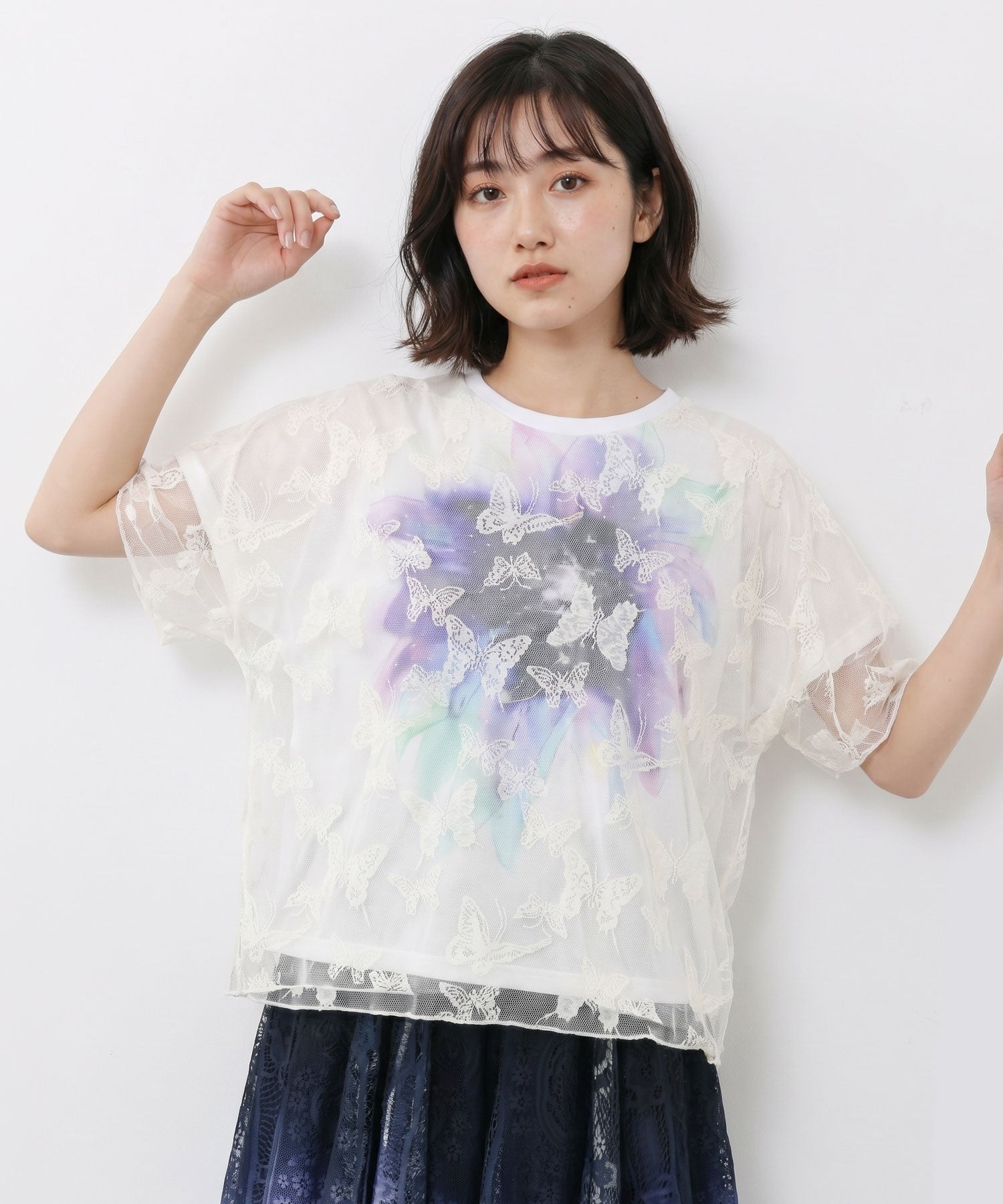 562249：蝶々チュール重ね 花蝶柄Tシャツの通販-ScoLar