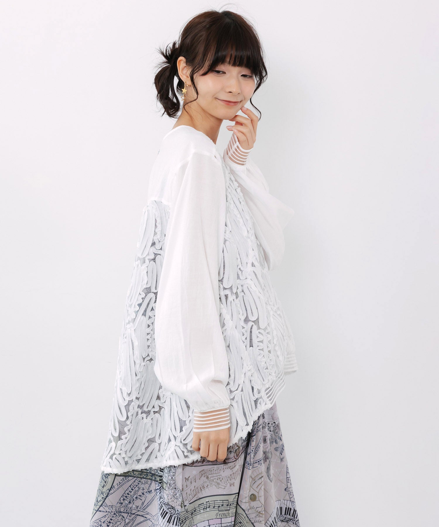 562247：ステンドグラス風蝶々付き シアーブルゾンの通販-ScoLar