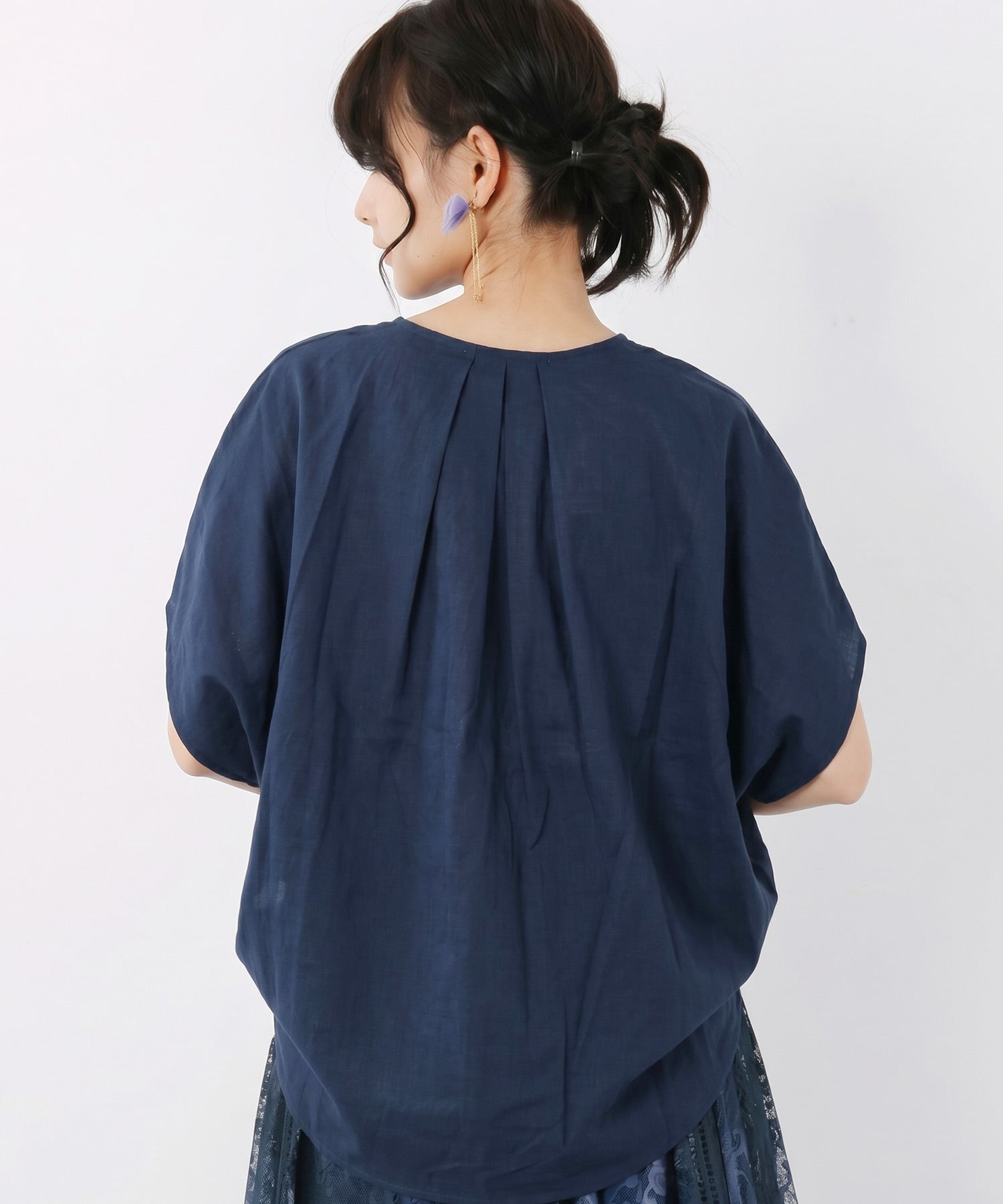 562237：水彩風大花柄 ラウンドシルエットプルオーバーの通販-ScoLar
