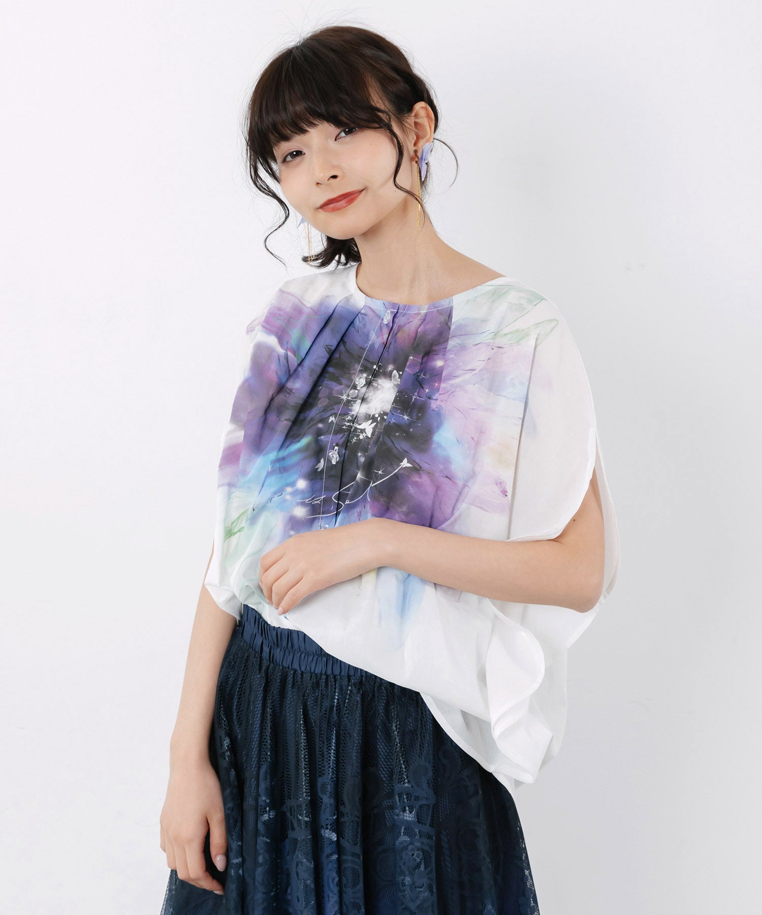562237：水彩風大花柄 ラウンドシルエットプルオーバーの通販-ScoLar