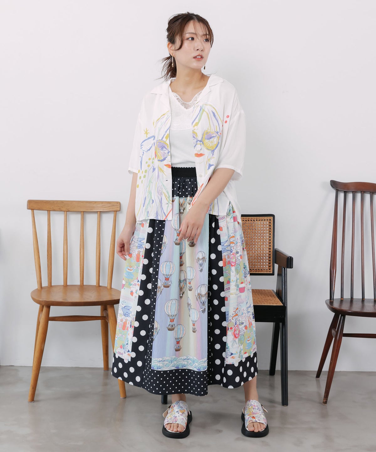 パステル調サングラスガール柄 レーヨンシャツ-2