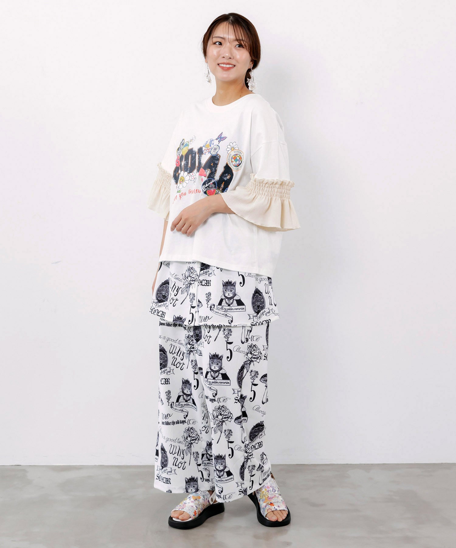 162714：フリル袖付き ポップロゴTシャツの通販-ScoLar