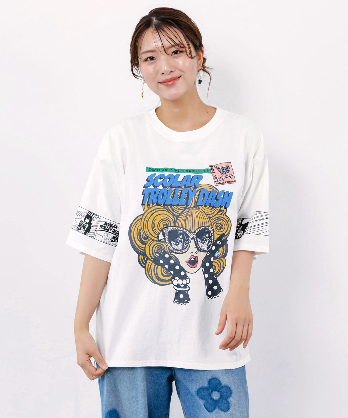 びっくりガール柄 四コマ風Tシャツ-2