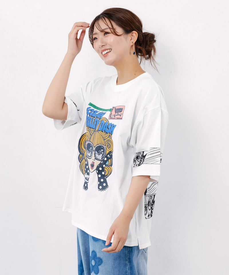 びっくりガール柄 四コマ風Tシャツ-3
