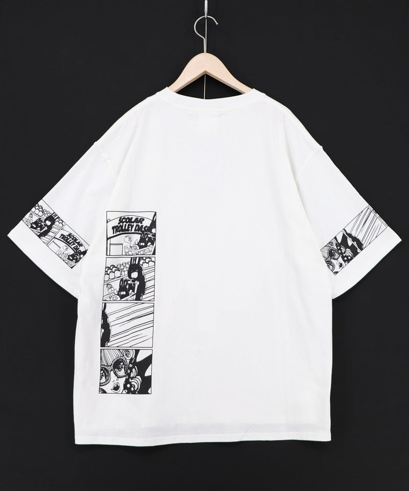 びっくりガール柄 四コマ風Tシャツ-12