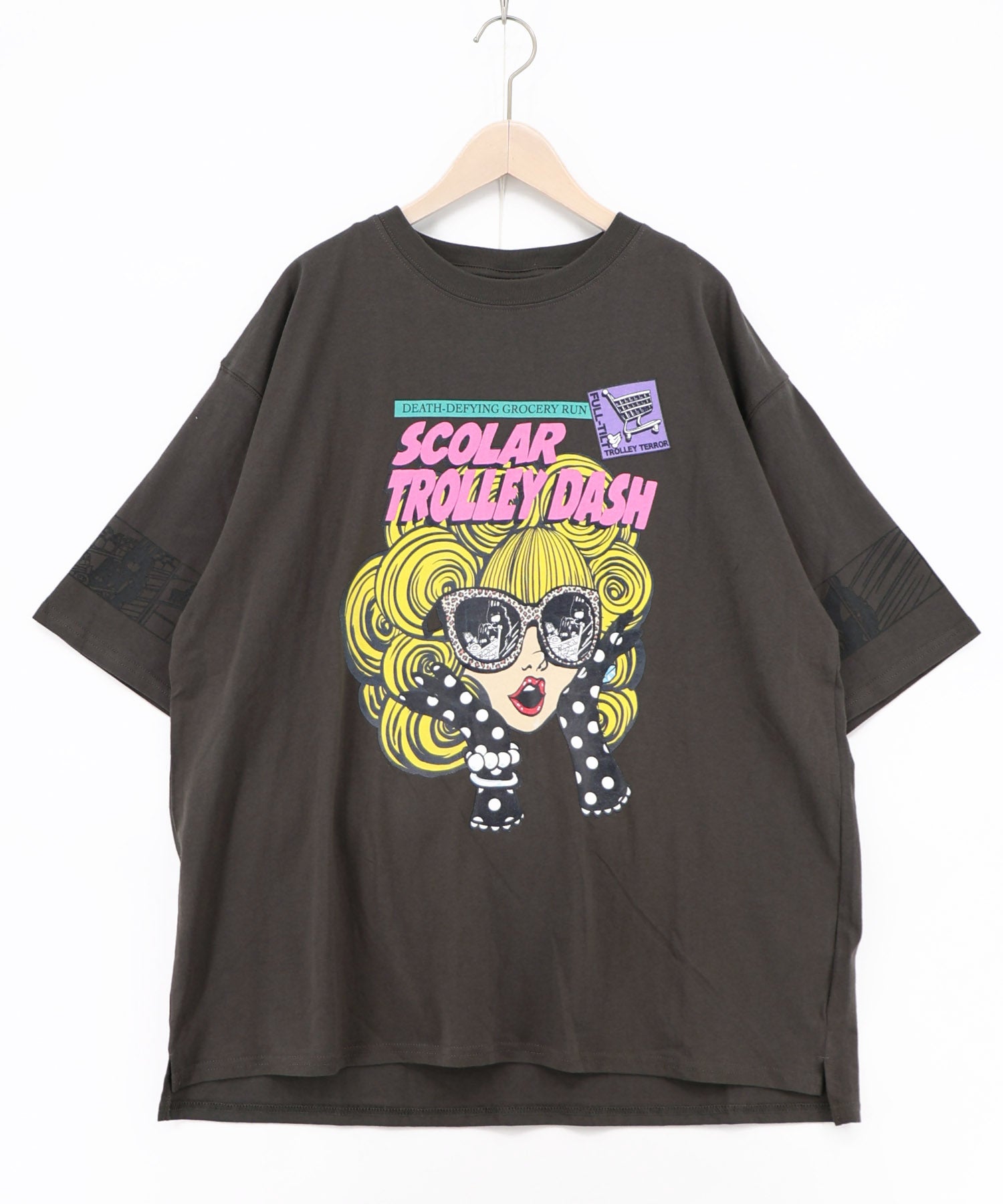162711：びっくりガール柄 四コマ風Tシャツの通販-ScoLar