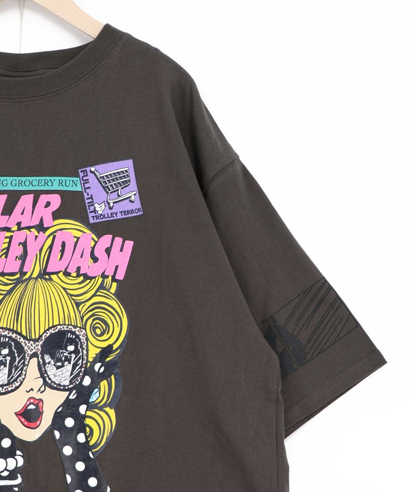 びっくりガール柄 四コマ風Tシャツ-24