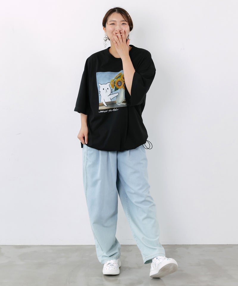 ネコの襲来アート柄 ドロスト付きTシャツ-2